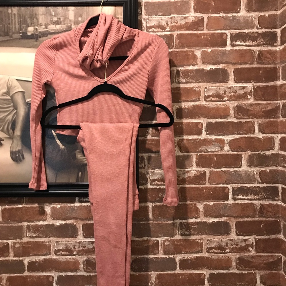 FASHION NOVA TWO PIECE SET